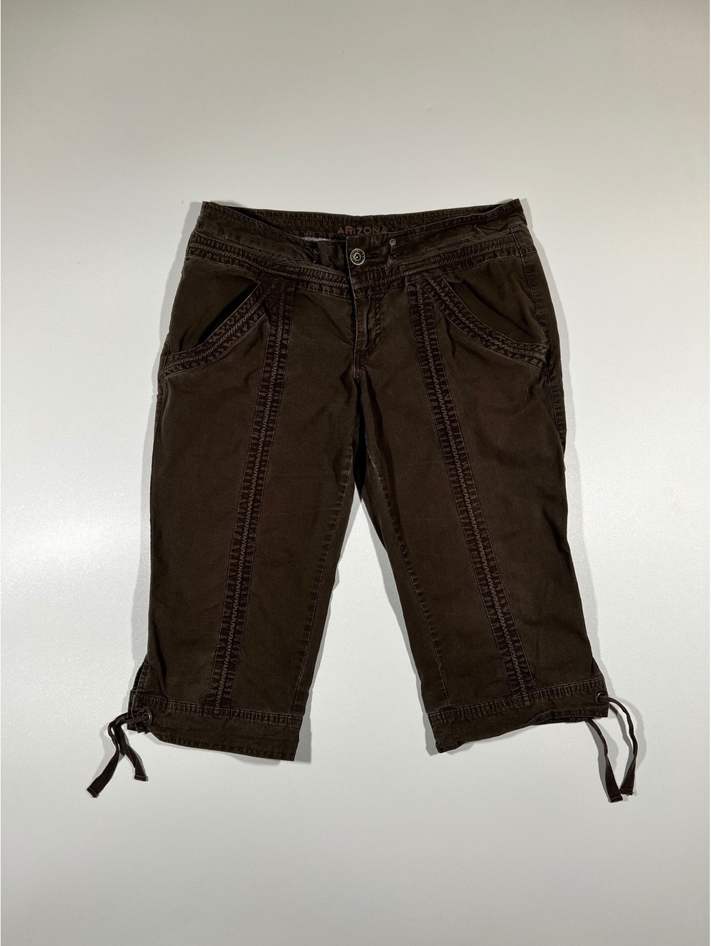 Arizona Jean Co brown capri shorts